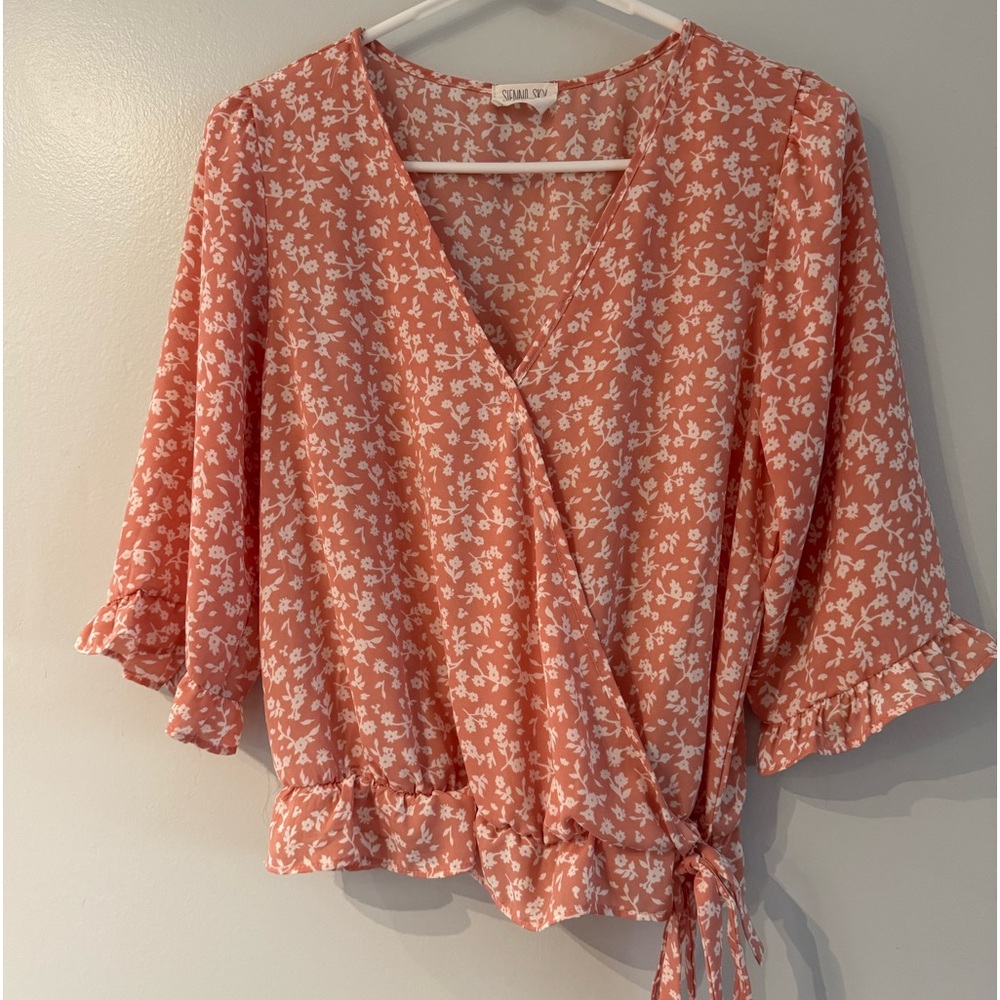 Women’s blouse-size small-peach w/white flowers